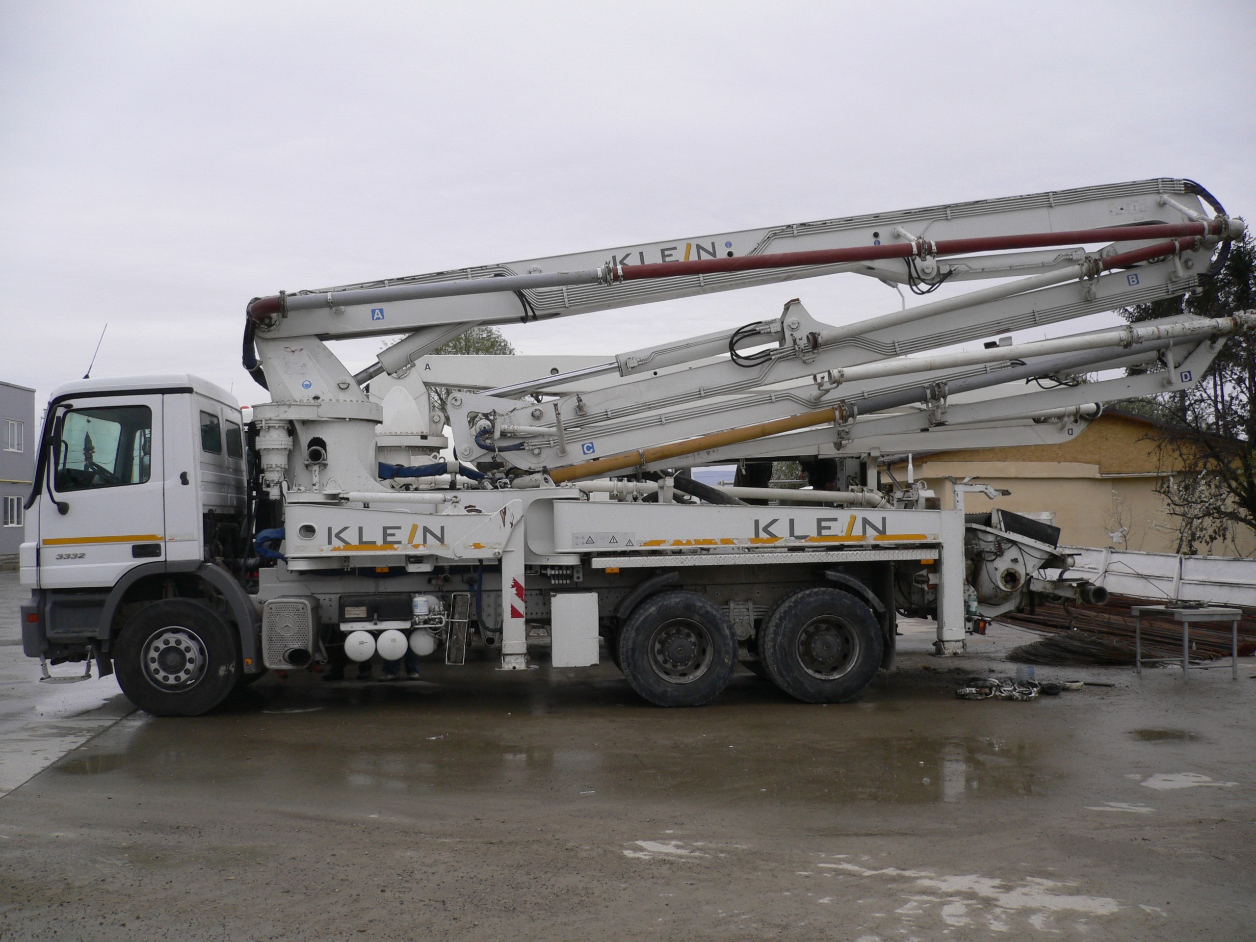 Pompa de beton KLEIN cu brat 37m,  R4, Piatra-Neamț - Neamt - imagine 1 - popic.ro