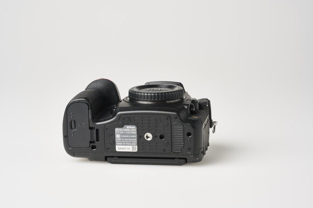 Nikon D850 în ambalajul original, Brezoi - Valcea - imagine 4 - popic.ro