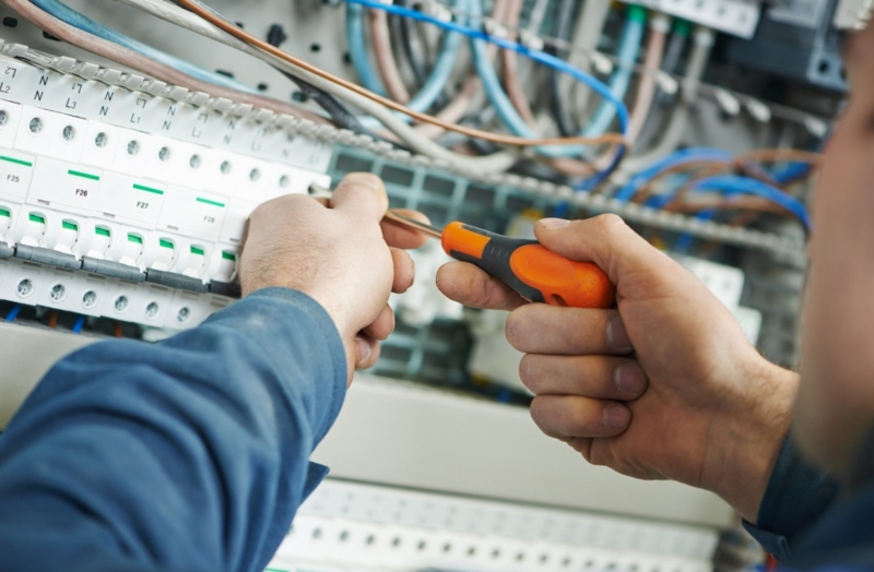 Electrician si Tehnician Curenti slabi, Sector 1 - Bucuresti - imagine 2 - popic.ro