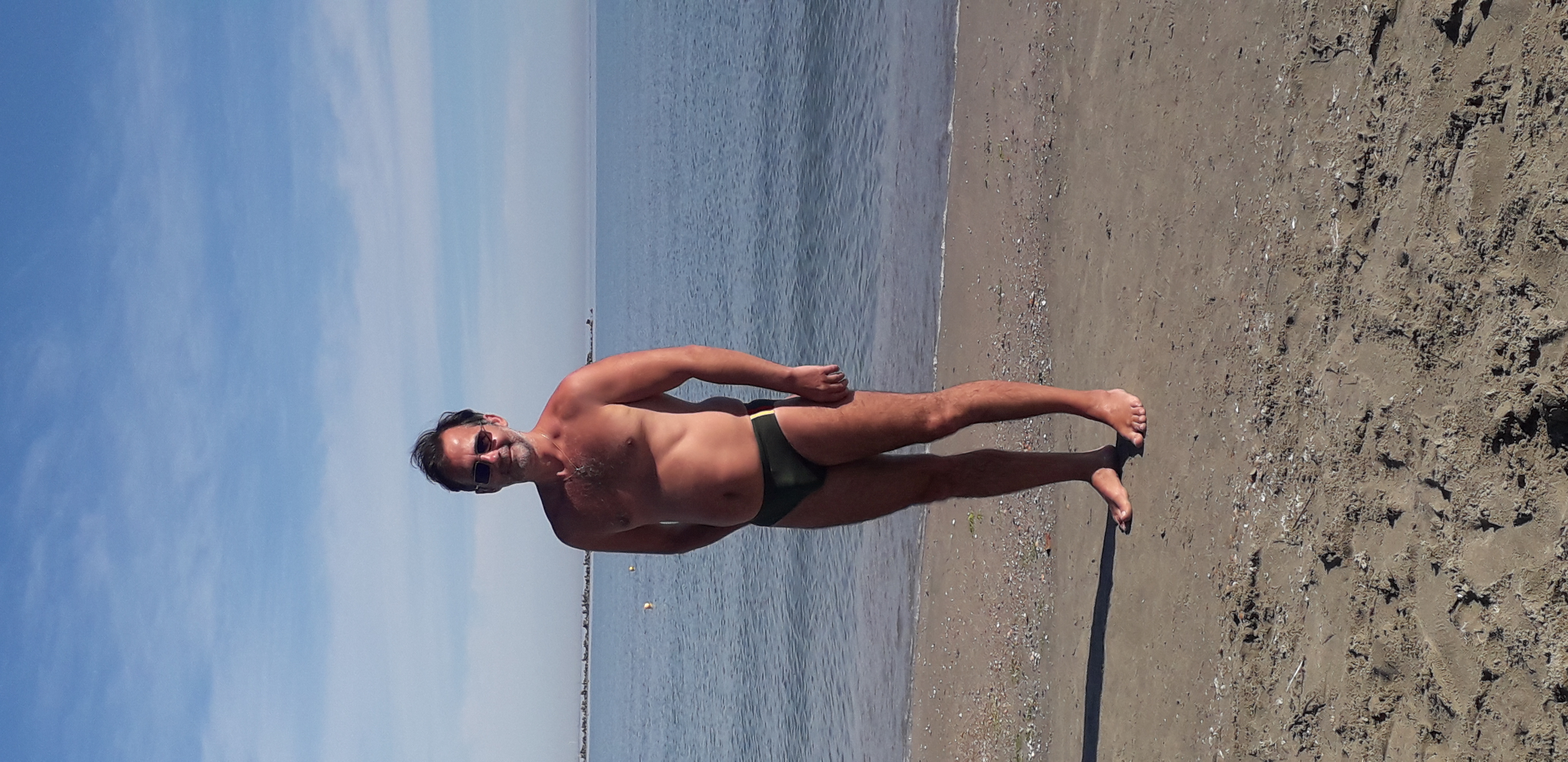 Tip bine instruit si înzestrat ofer companie doamnelor interesate, Brașov - Brasov - imagine 2 - popic.ro