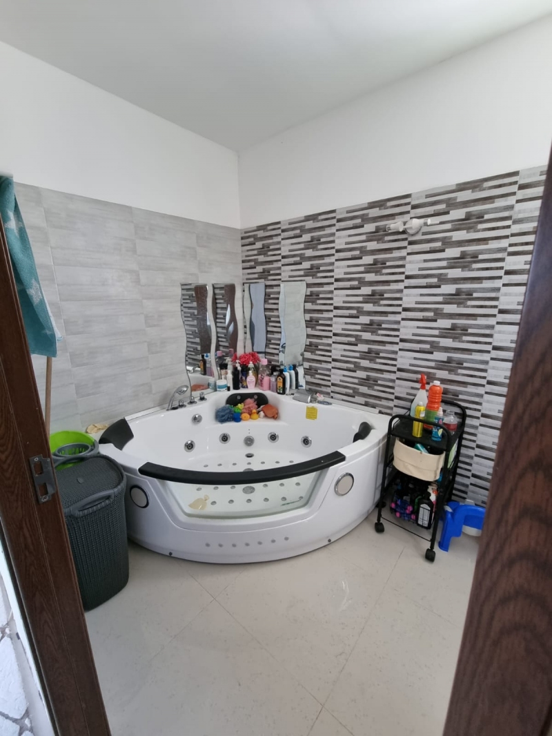 Vand / schimb vila singur in curte Com Berceni ilfov, Berceni - Ilfov - imagine 3 - popic.ro