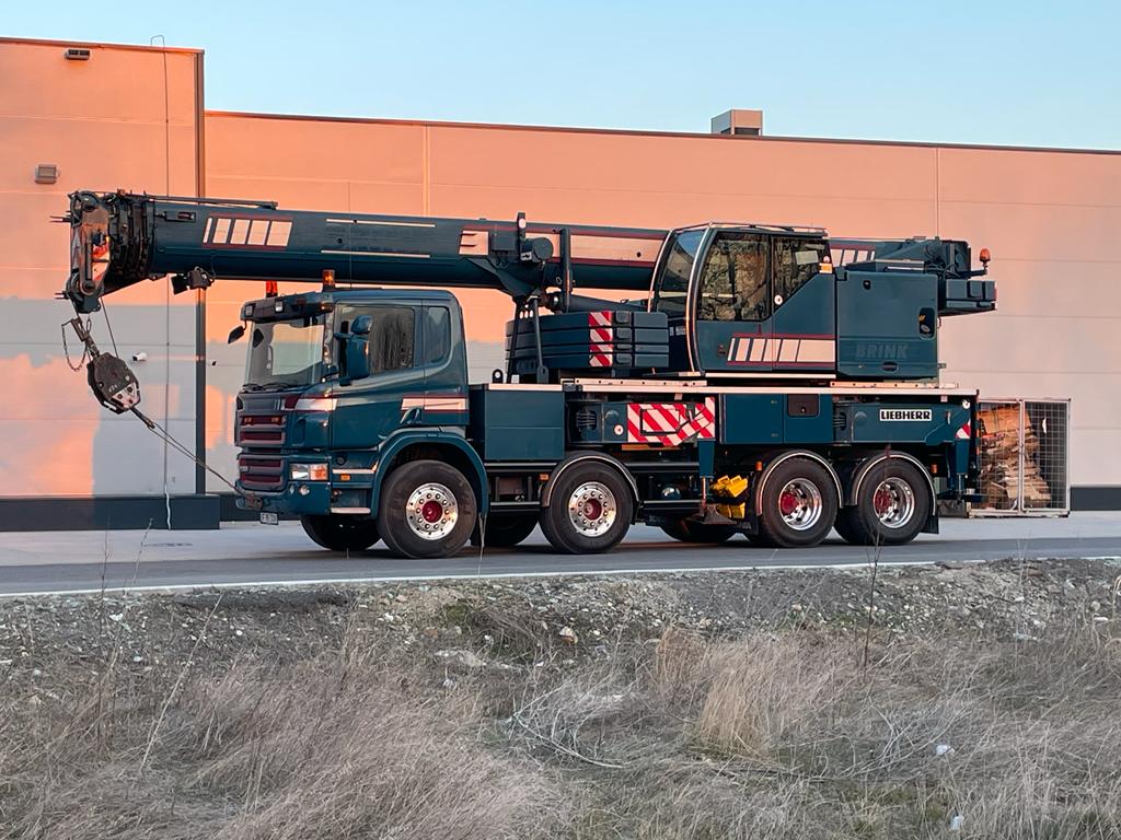 Inchiriem macara/macarale intre 22-300 tone-Bucuresti, Mogoșoaia - Ilfov - imagine 1 - popic.ro