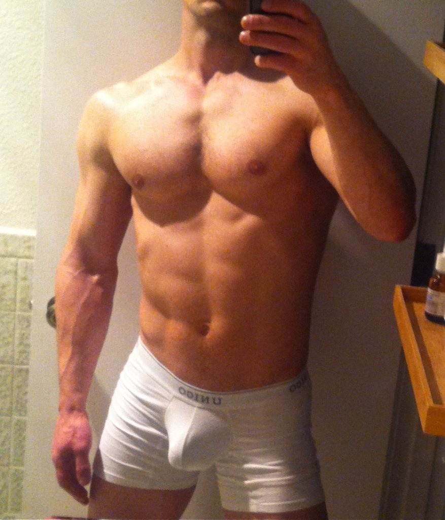 Tanar dotat discret ofer experiente sexuale doamnelor mature, Brăila - Braila - imagine 1 - popic.ro