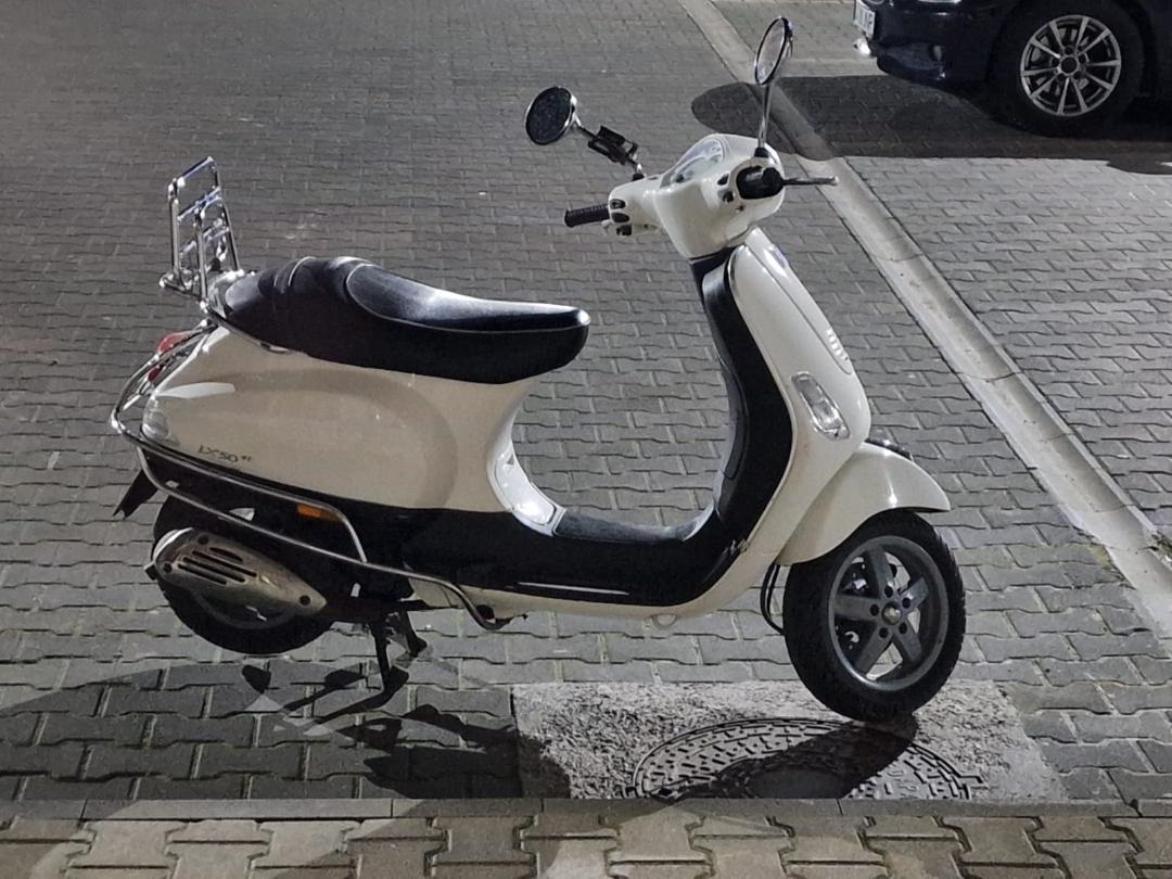 Vespa LX 50 4T 2009 ALB perlat, Iași - Iasi - imagine 4 - popic.ro
