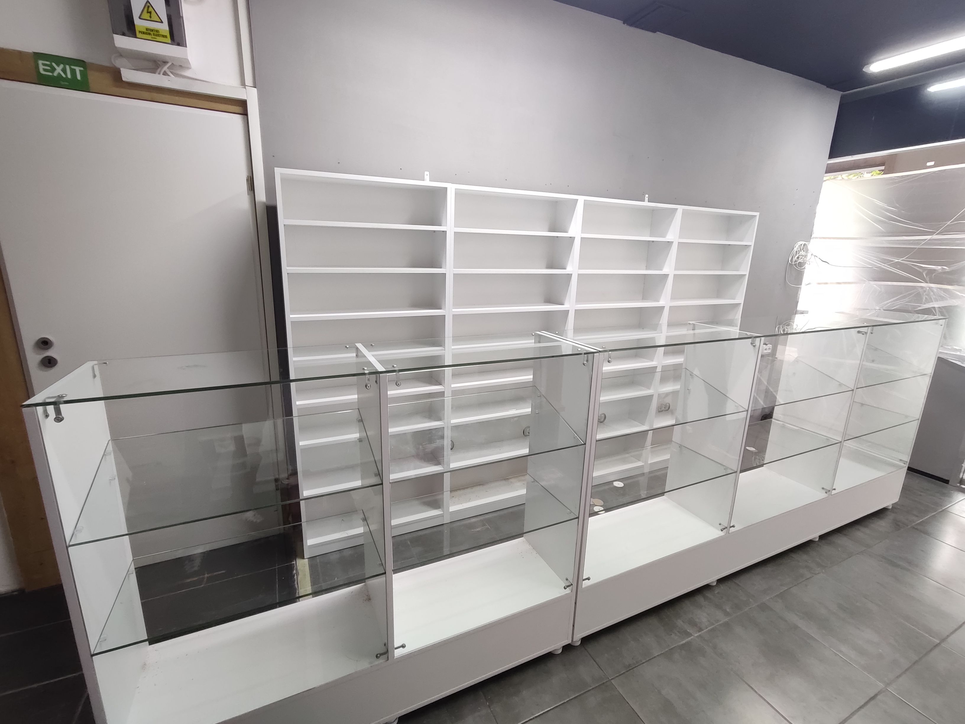 Tejghele sticla magazin , vitrine pal cu sticla, tonete, Buzău - Buzau - imagine 1 - popic.ro