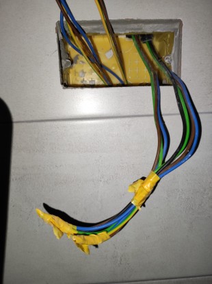 Electrician autorizat ANRE prestez servicii, Suceava - Suceava