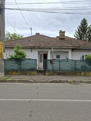 De vanzare teren cu casa batraneasca, Bacău - Bacau